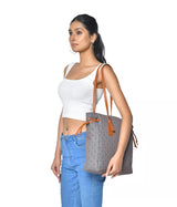 The SIGNATURE LOGO TOTE