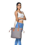 The SIGNATURE LOGO TOTE