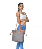 The SIGNATURE LOGO TOTE